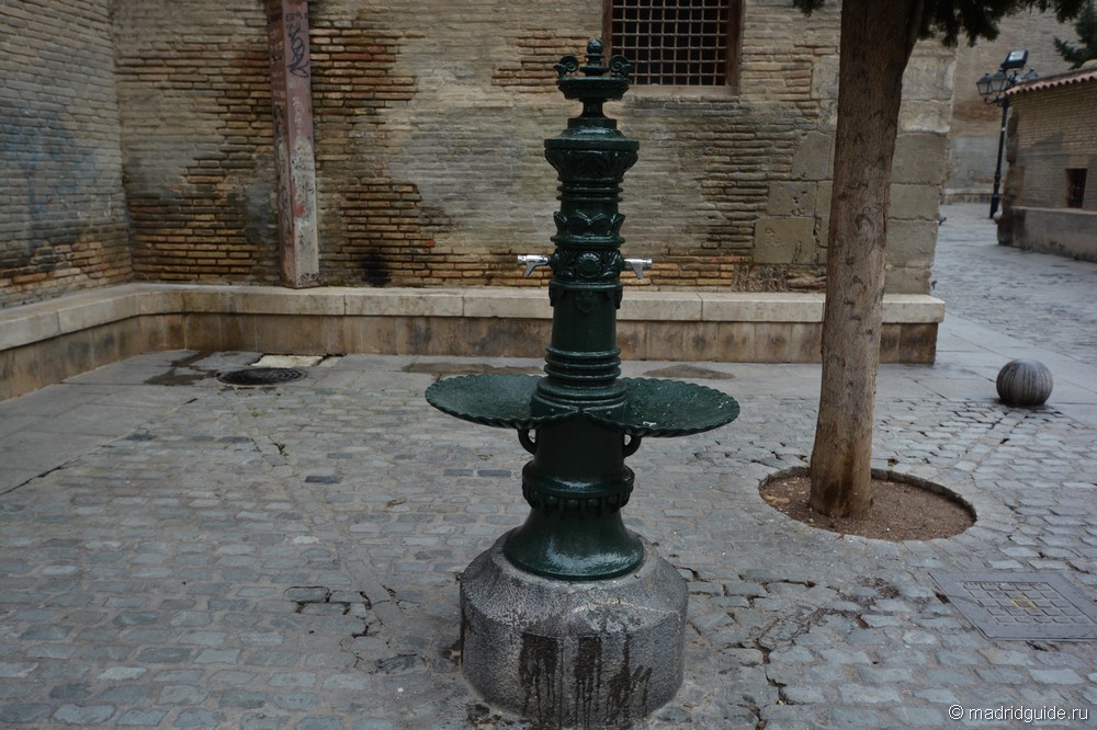 Сарагоса, фонтан-поилка
